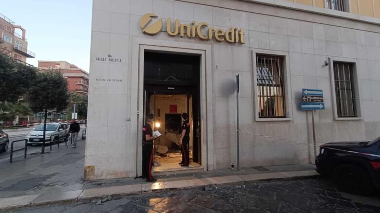 assalto bancomat cerignola