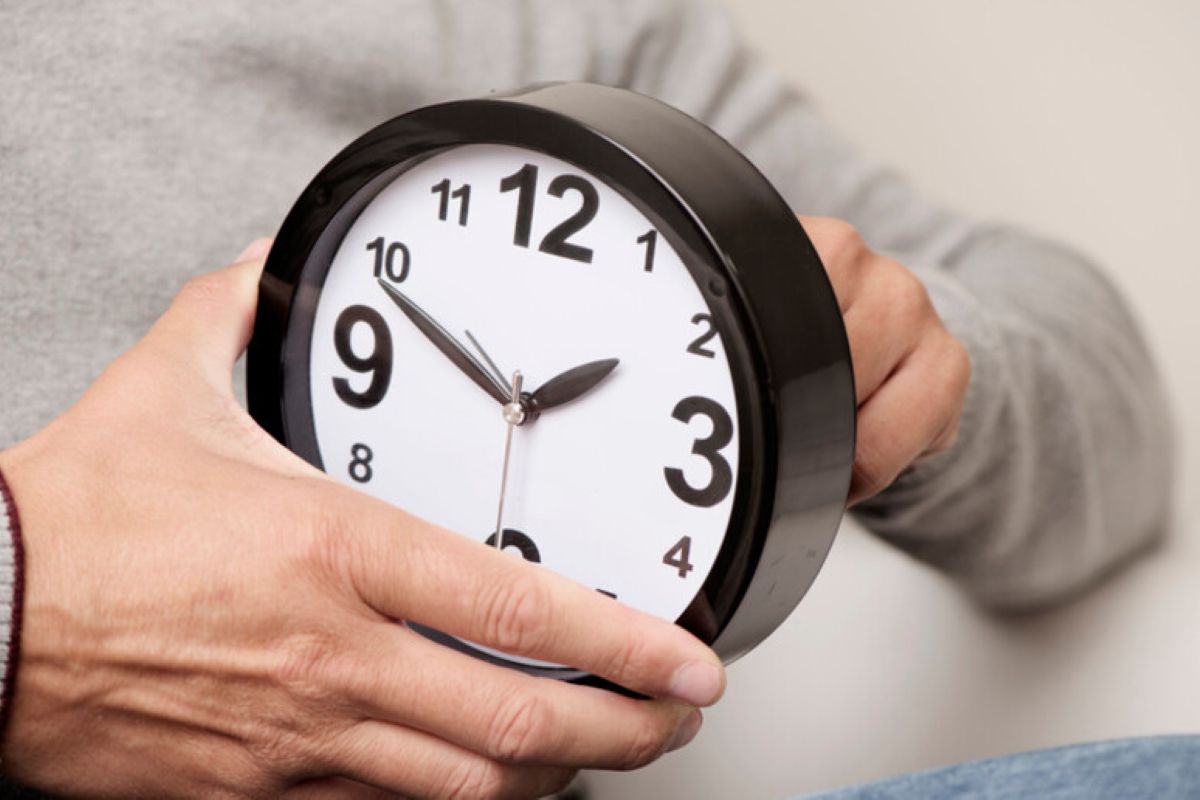 Torna l’ora solare, lancette indietro: 60 minuti di sonno in più ma meno luce Torna l’ora solare, lancette indietro: 60 minuti di sonno in più ma meno luce