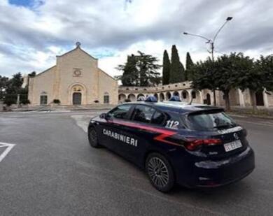 Noci, due anni di violenze e vessazioni contro la famiglia: un 17enne finisce in comunità