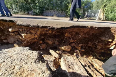 Nubifragio tra Monopoli e Fasano, cede l’asfalto: chiuso un tratto della strada comunale di Egnazia