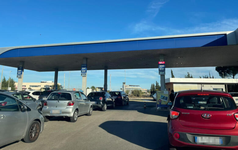 code a un distributore di benzina