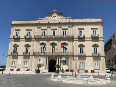 Taranto, il Pd insiste su Kyma Ambiente: «Nacci da sostituire. Va risanata del tutto l’azienda»