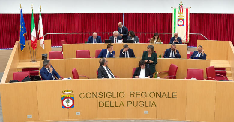 banchi giunta consiglio regionale