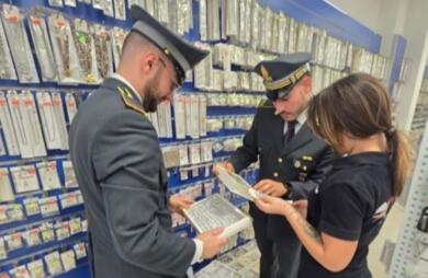 Controlli della Guardia di finanza nel Potentino, sequestrati 140mila prodotti pericolosi per la salute
