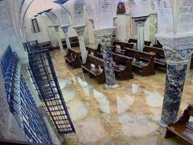 Maltempo a Bari, allagata la cripta della Basilica di San Nicola: volontari all’opera per ripulirla – VIDEO