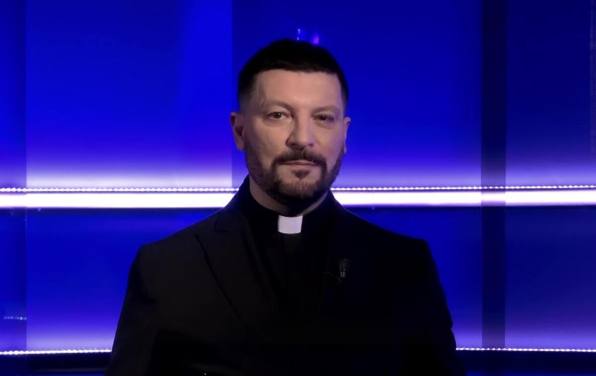 Abusi sessuali a Corato, la Diocesi sapeva: «Don Vito Martinelli sospeso da novembre del 2025» Abusi sessuali a Corato, la Diocesi sapeva: «Don Vito Martinelli sospeso da novembre del 2025»