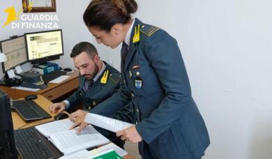 Taranto, maltrattava gli alunni a scuola: dopo la condanna arriva il maxi sequestro per un’ex insegnante