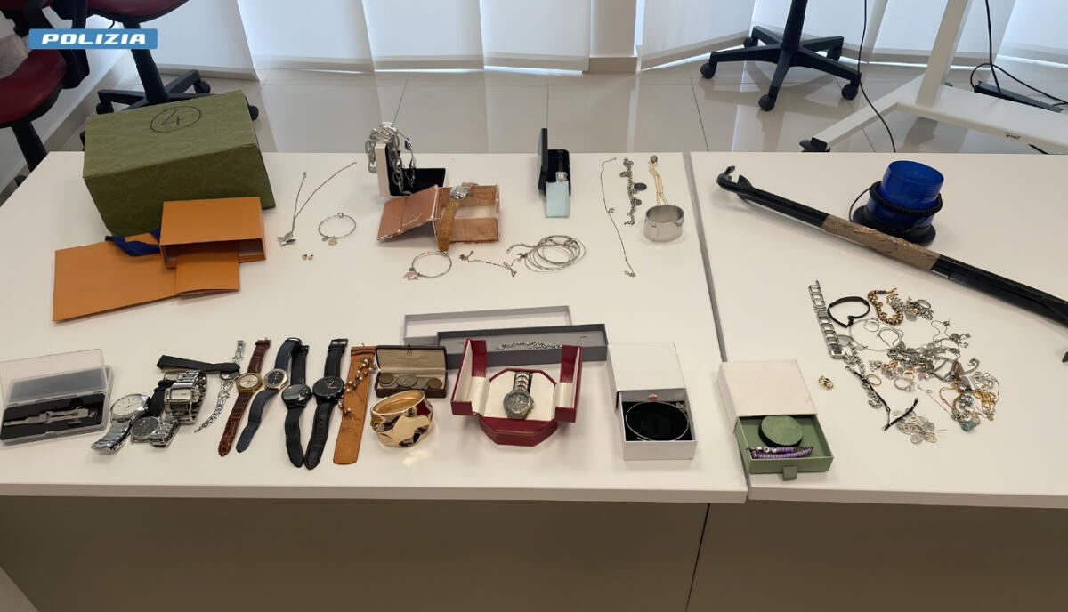 Trani, in un’auto presa a noleggio trasporta dieci chili di hashish: arrestato un 50enne Trani, in un’auto presa a noleggio trasporta dieci chili di hashish: arrestato un 50enne