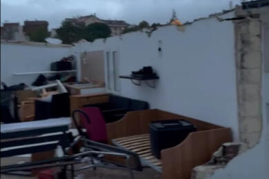 Maltempo e danni, la devastazione sul terrazzo di una casa a Vico del Gargano – VIDEO