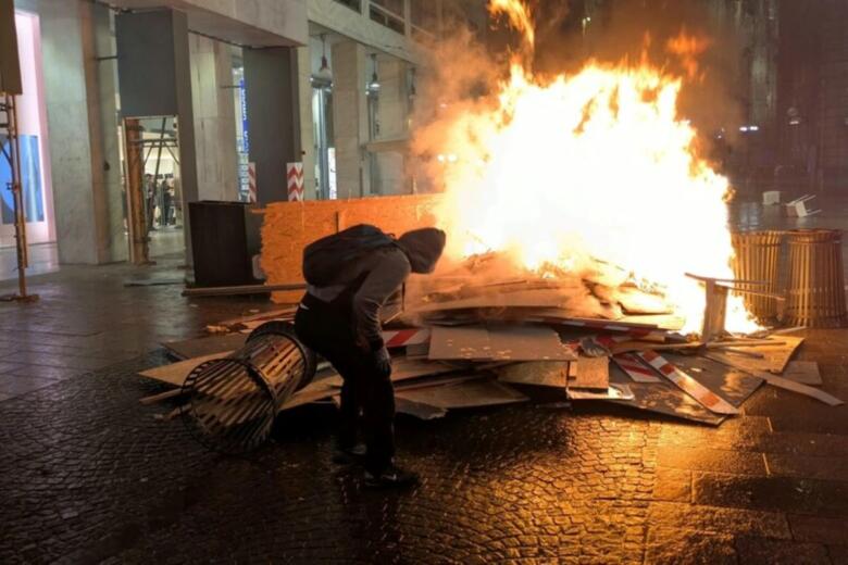 incendio manifestazione milano