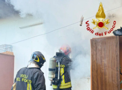 Oria, fiamme in un appartamento in contrada Scalella: l’intervento dei vigili del fuoco
