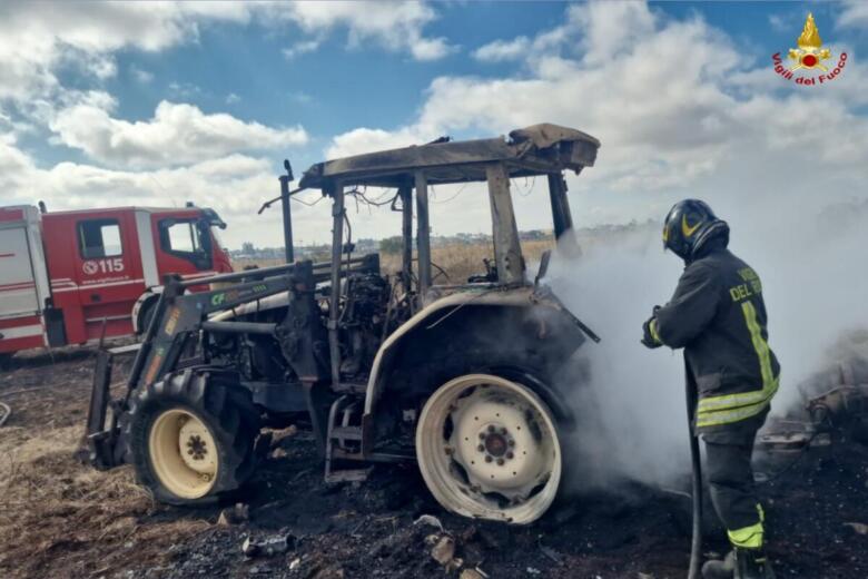 incendio trattore