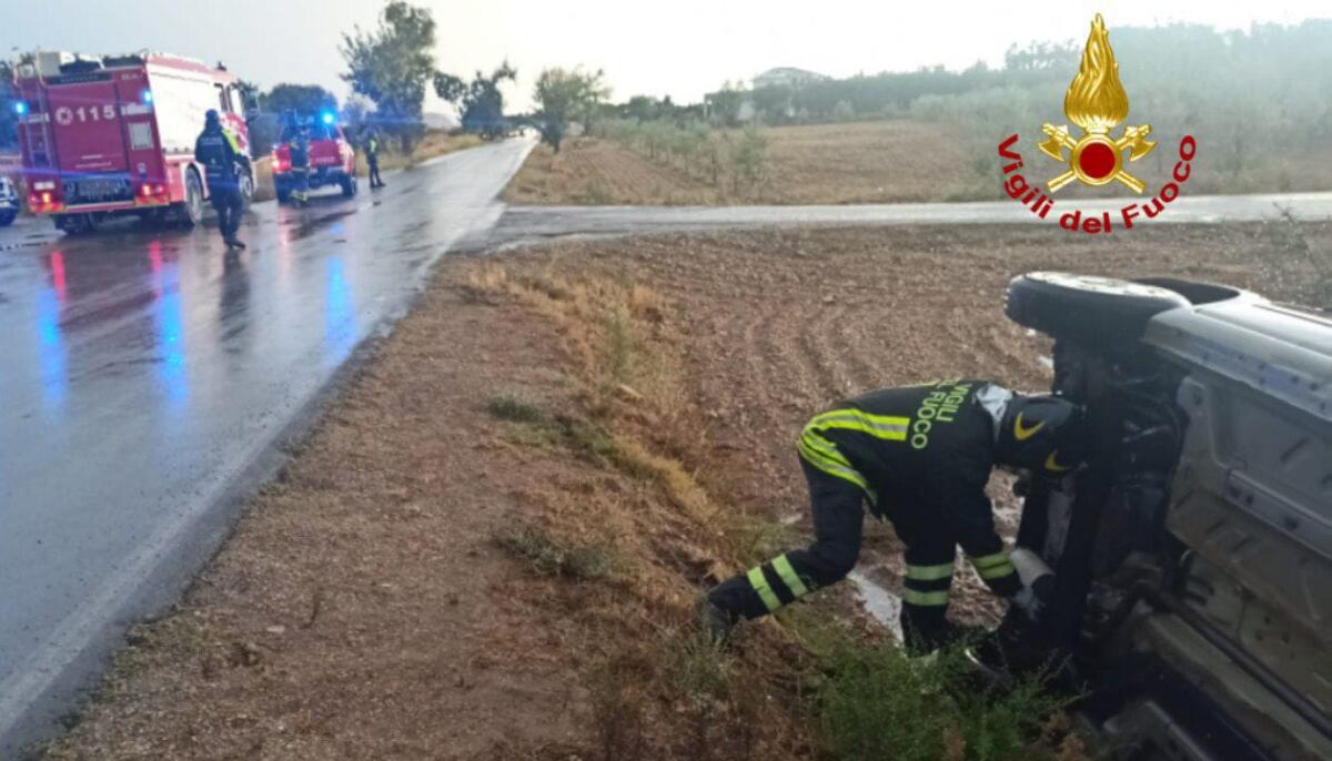 Incidente sulla provinciale 58 a Oria: auto fuori strada, ferito il conducente Incidente sulla provinciale 58 a Oria: auto fuori strada, ferito il conducente
