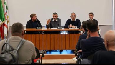 Caro gasolio, autotrasportatori da Altamura a Bari: in Regione l’incontro con Antonio Decaro – VIDEO