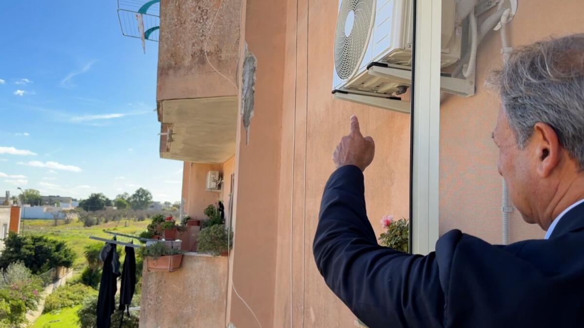 Case popolari a Squinzano, Pagliaro: «Persone costrette a vivere nel degrado tra muffa e umidità» – FOTO e VIDEO