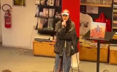 “Dell’amore il fallimento e altri passi di danza”, Levante incontra i fan alla Feltrinelli di Bari – VIDEO