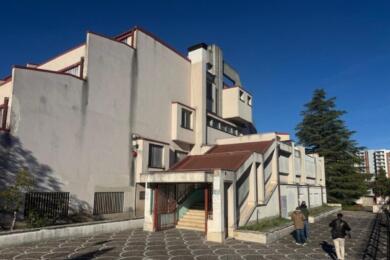 Morte avvelenate, poliziotti al liceo Classico di Campobasso: al setaccio 63 computer