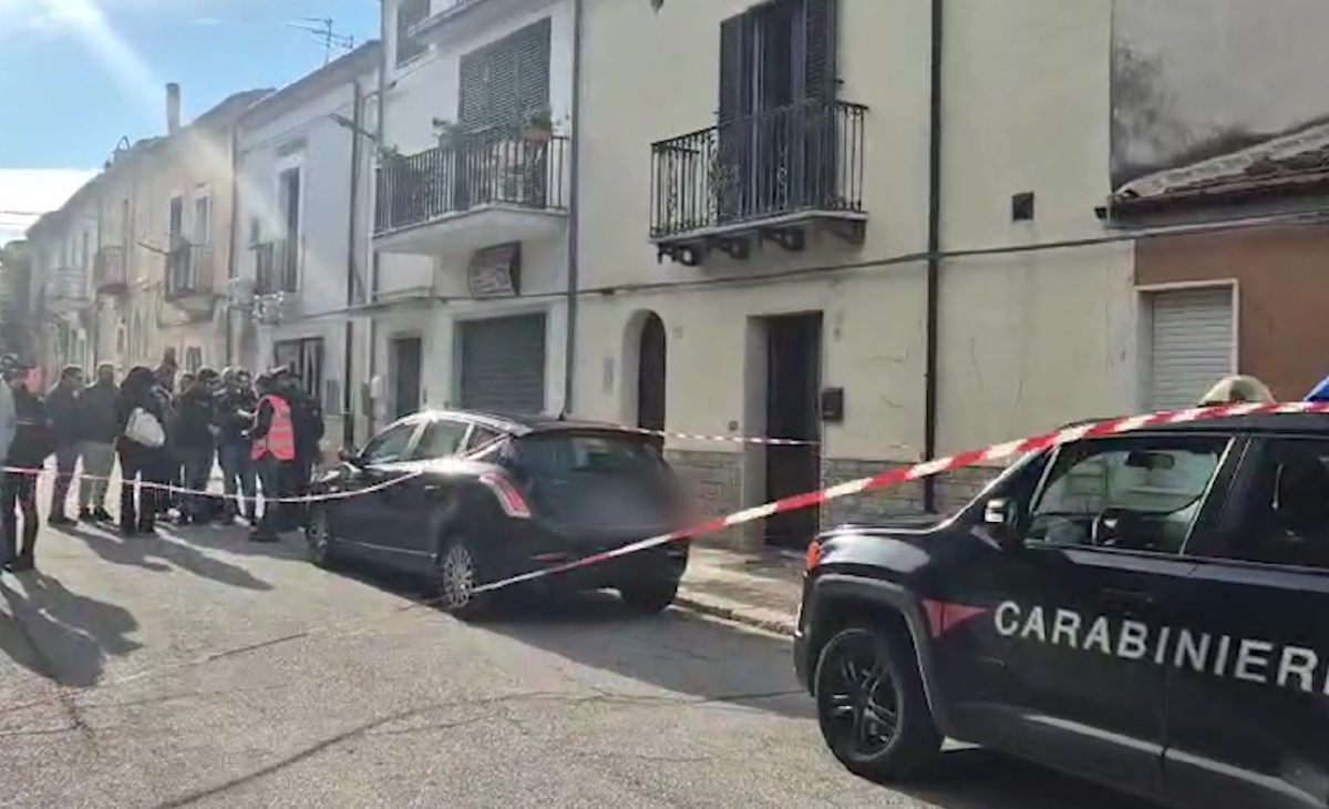 Madre e figlio trovati morti in casa in Molise: la Procura apre un’inchiesta Madre e figlio trovati morti in casa in Molise: la Procura apre un’inchiesta