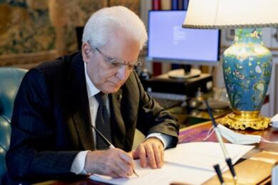 Mattarella firma tre decreti di grazia: c’è anche il gioielliere che sparò e uccise due rapinatori