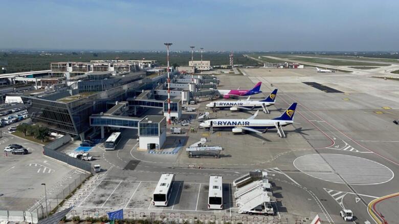 piazzale aeroporto bari