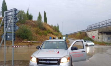 Maltempo, allerta arancione in Salento: a Lecce chiusi parchi, cimitero e impianti
