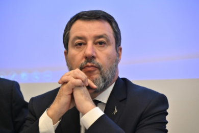 Proteste tir continuano, i sindaci di Bari e Napoli a Salvini: «Anticipi il vertice, città a rischio paralisi»