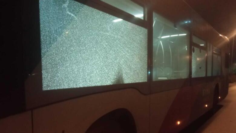 sassaiola contro un autobus a taranto
