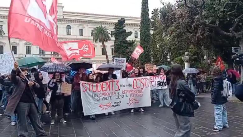 sciopero generale studenti bari