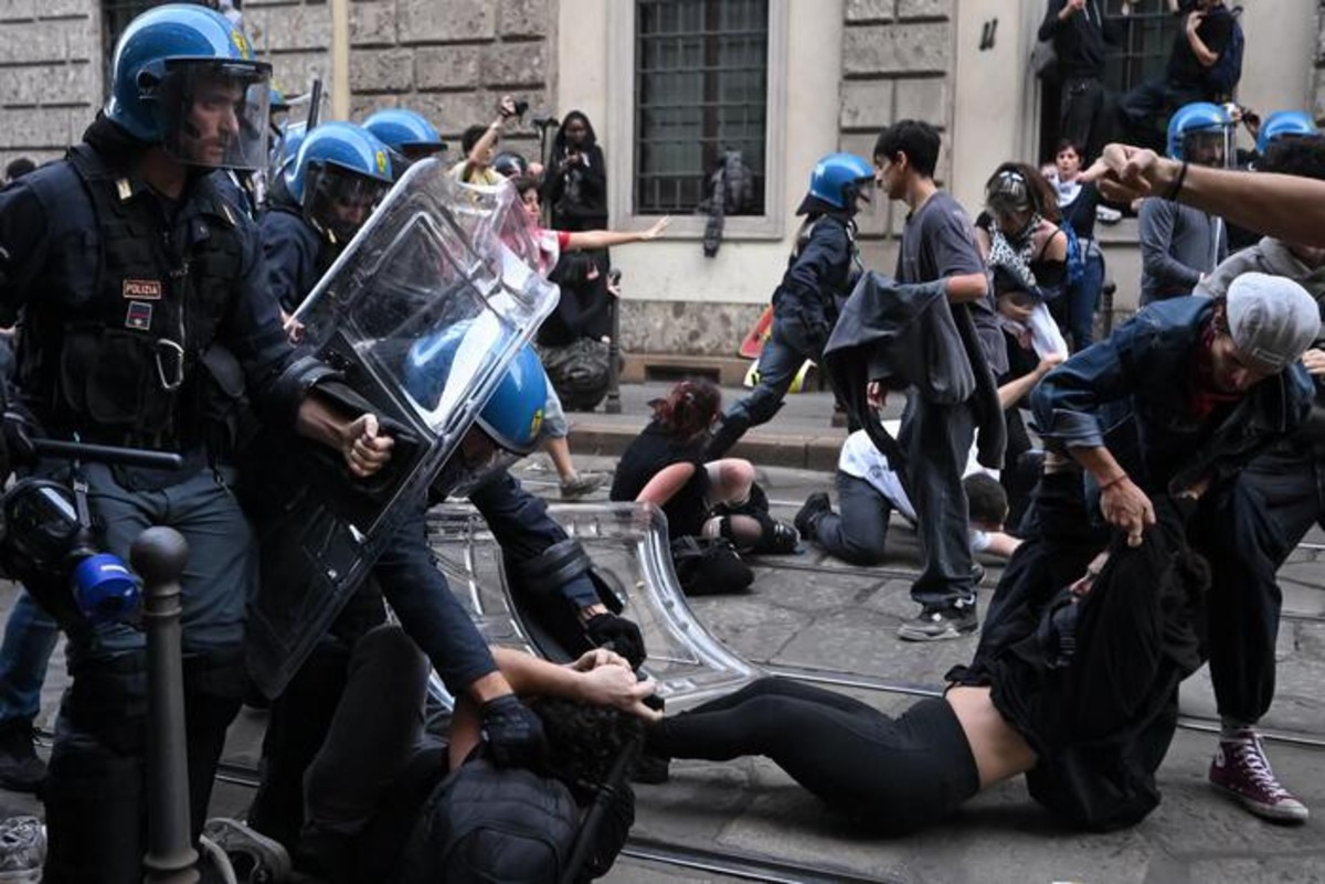 Cgil, sciopero generale proclamato per il 20 novembre. Piazze infuocate da Torino a Bologna Cgil, sciopero generale proclamato per il 20 novembre. Piazze infuocate da Torino a Bologna