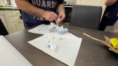 Spaccio di cocaina nel Sud Salento, blitz della Guardia di finanza all’alba: 12 arresti – VIDEO e NOMI