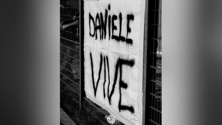 striscione daniele vive