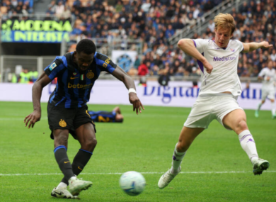 Pazza Inter a San Siro: ribalta la Fiorentina 2-1 al 97′ e aggancia la vetta