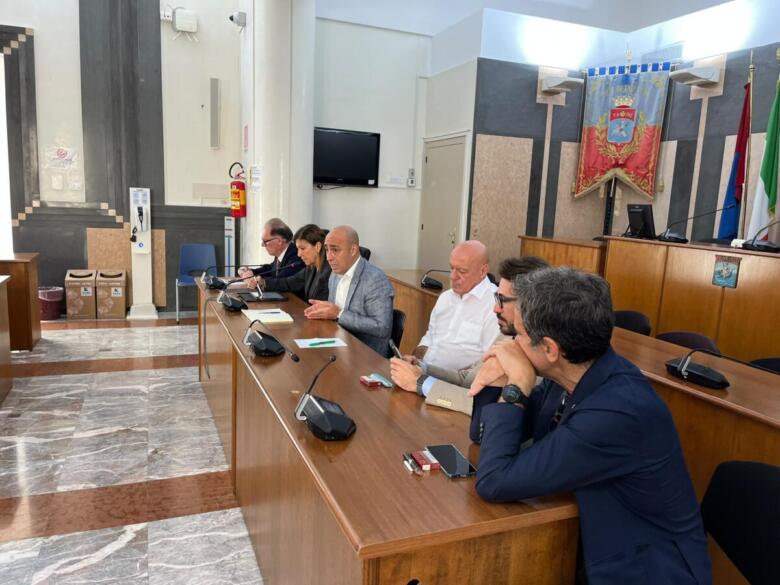 il vertice su kyma ambiente al comune di taranto